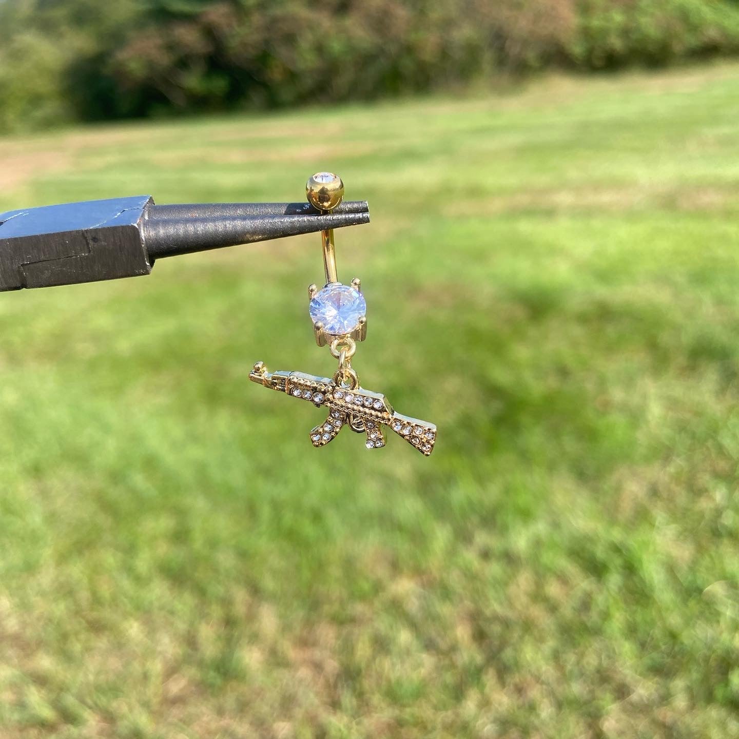 AK - Belly Piercing