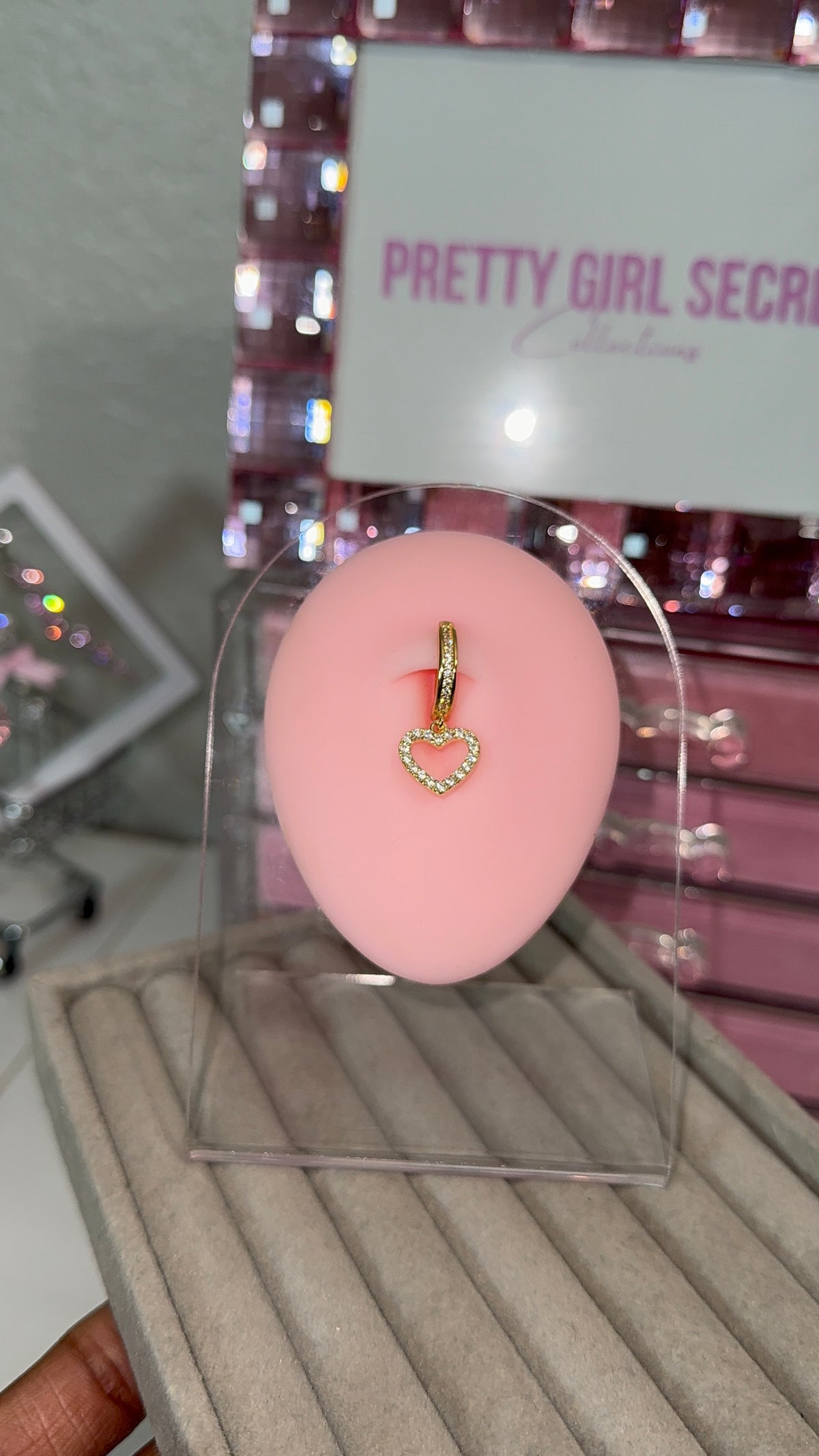 Heart - Screwless Dangle Belly Piercing