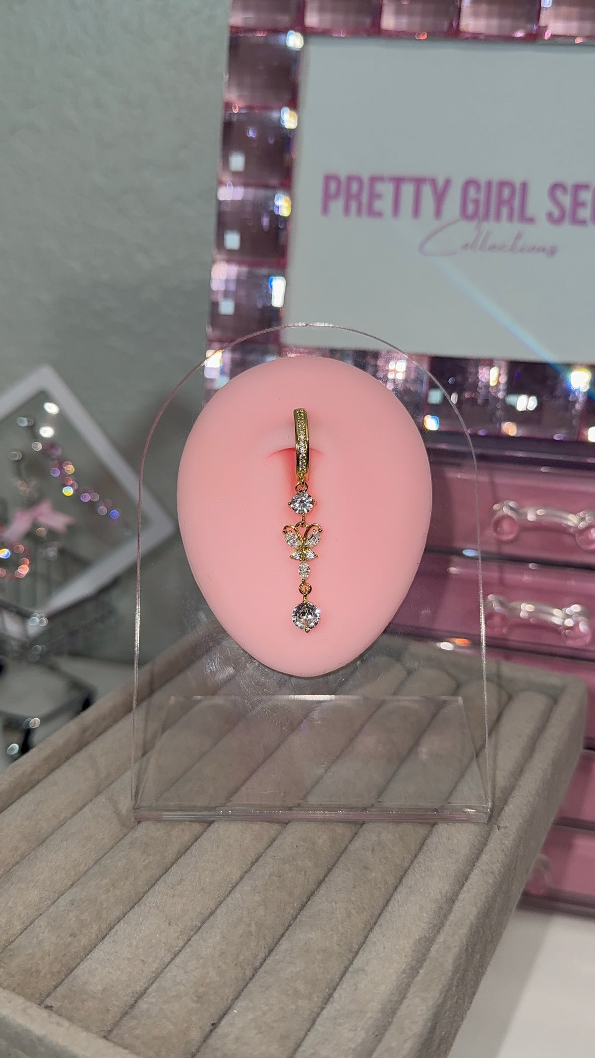 Butterfly - Screwless Dangle Belly Piercing