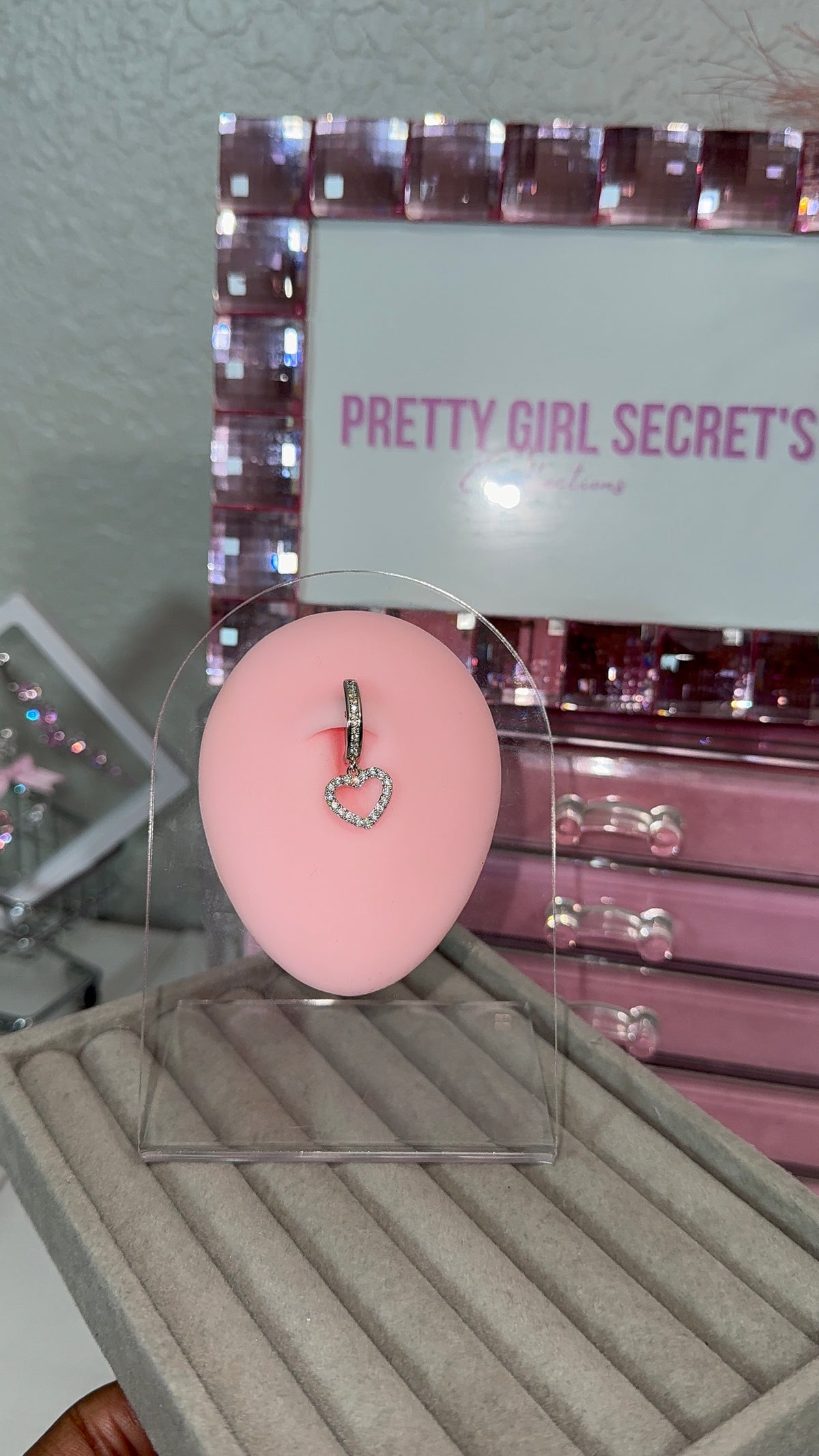 Heart - Screwless Dangle Belly Piercing